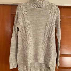 Old Navy women’s turtleneck sweater size Medium